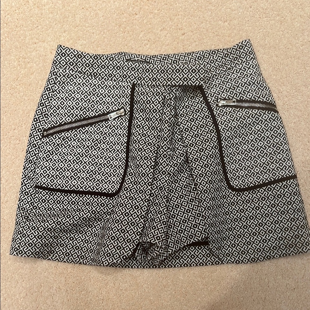 INTERMIX Black and White Skorts with Chic Design